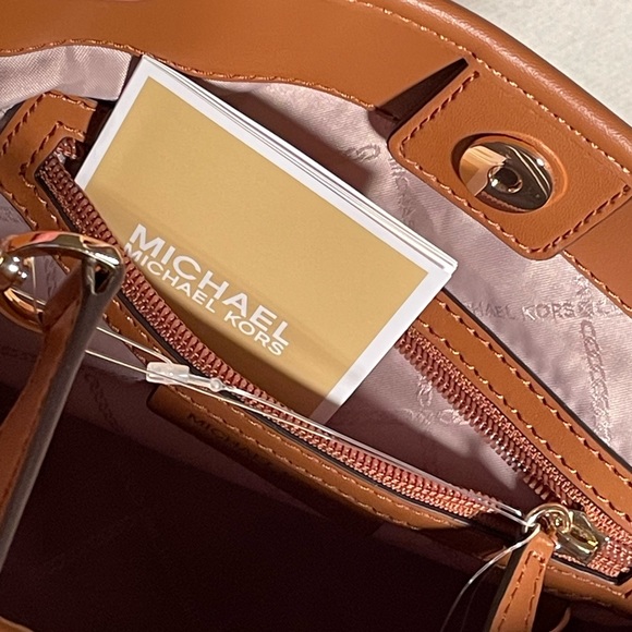 NWT MICHAEL MICHAEL KORS MAEVE CONVERTIBLE CROSSBODY - Picture 13 of 16